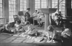 early montessori classroom